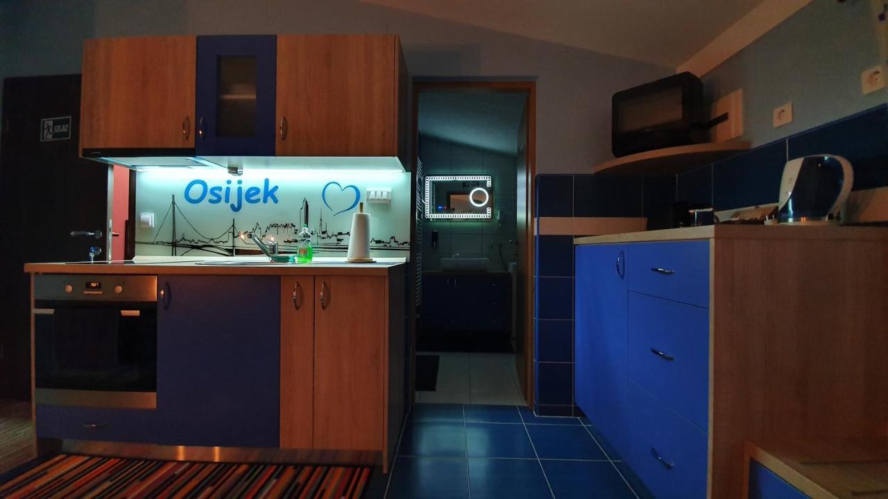 Design Apartments Red Blue Όσιγιεκ Εξωτερικό φωτογραφία