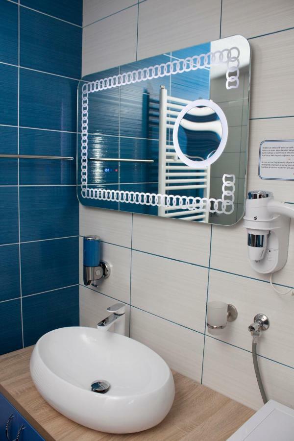 Design Apartments Red Blue Όσιγιεκ Εξωτερικό φωτογραφία